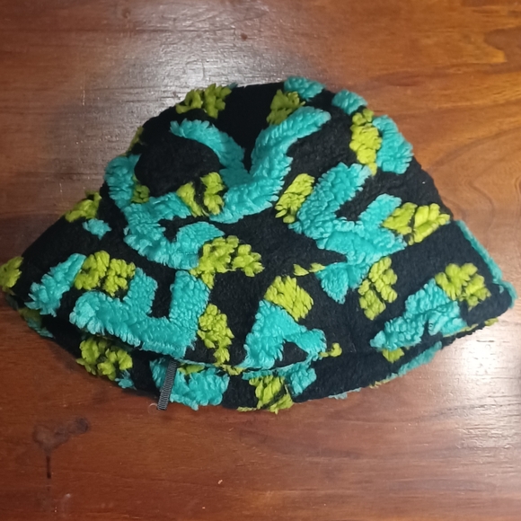 Letter Print Fuzzy Bucket Hat Color Block Plush Hat - Picture 6 of 7